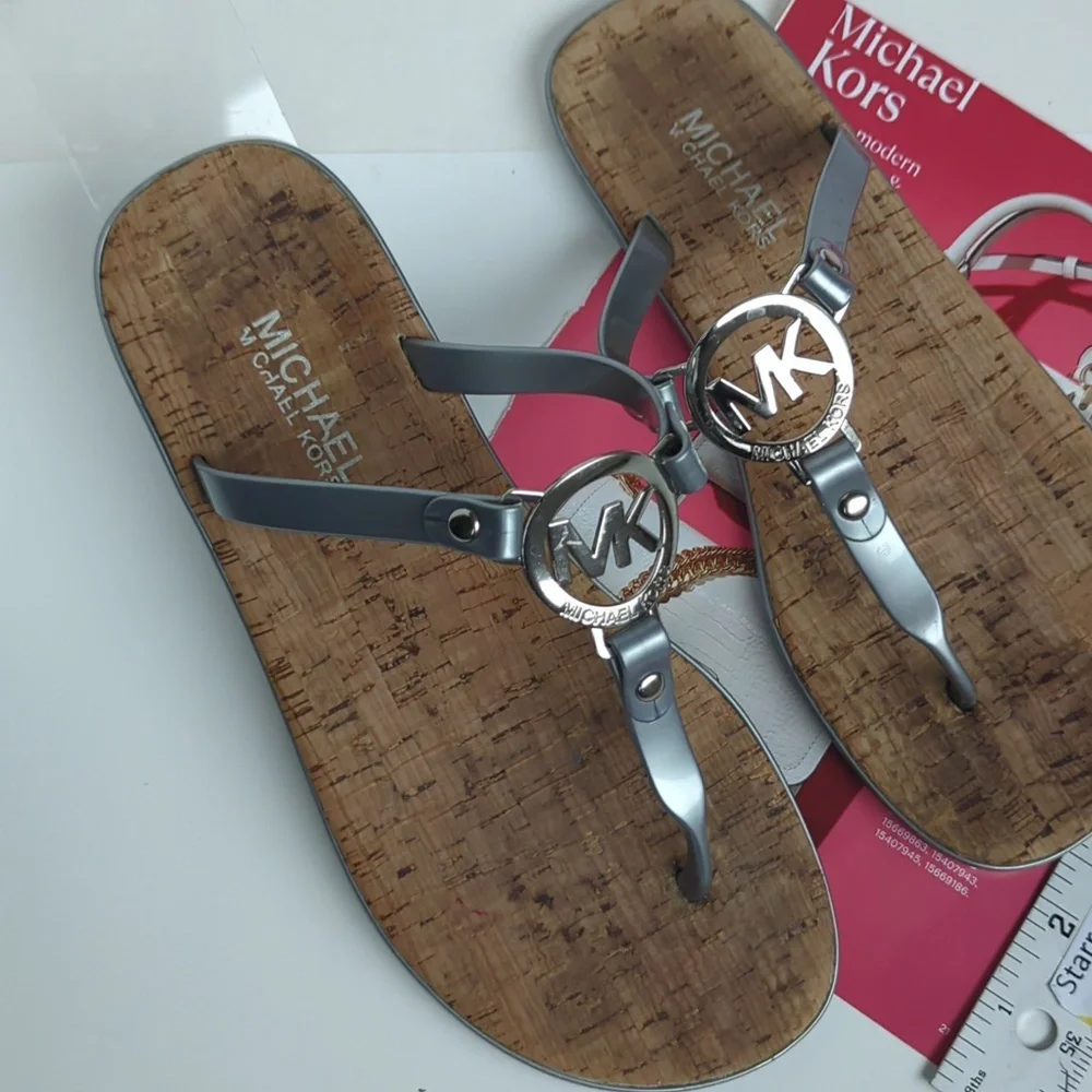 Michael Kors MK BUNDLE Charm Jelly PVC Flip Flops Sandals  Size 7